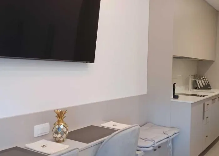 아파트 Renovated Cozy *