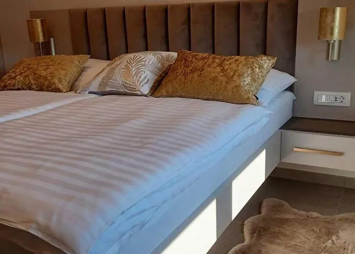 Апартаменты Renovated Cozy Palit