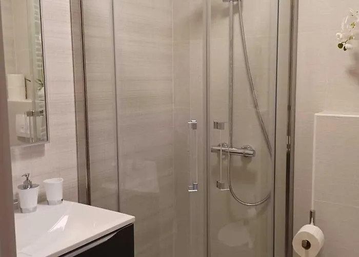 Renovated Cozy Апартаменты