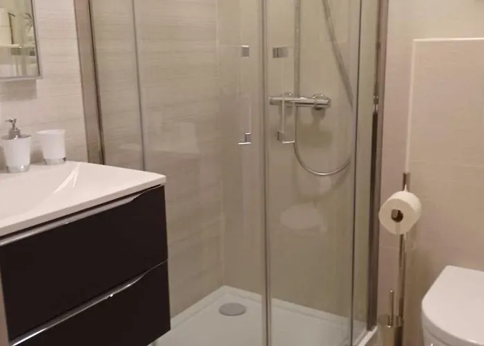 Апартаменты Renovated Cozy