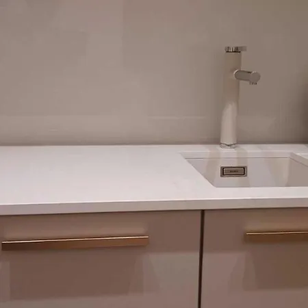 Renovated Cozy דירה *