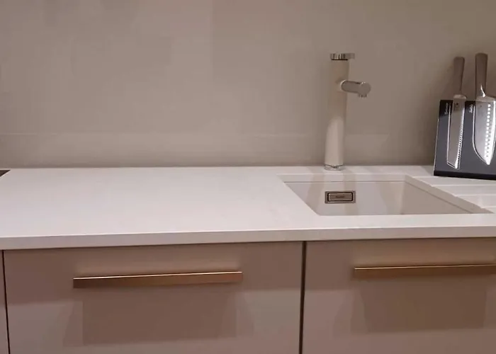 Renovated Cozy דירה *